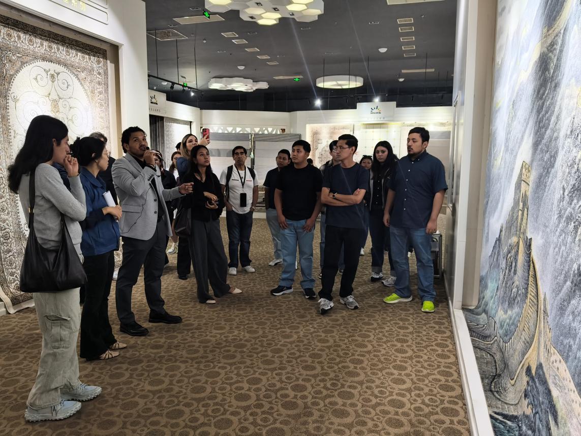 dongsheng-carpet-showroom-ceuni-delegation dongsheng-carpet-showroom-ceuni-delegation